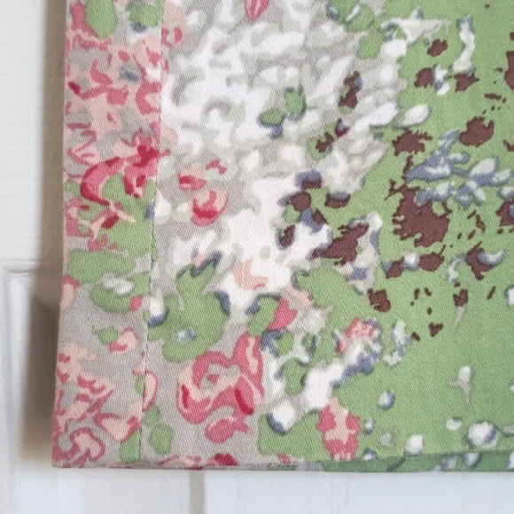 J.CREW Watercolor Floral Mini Skirt Pink Green Cotton Stretch Size 4 - Picture 7 of 12